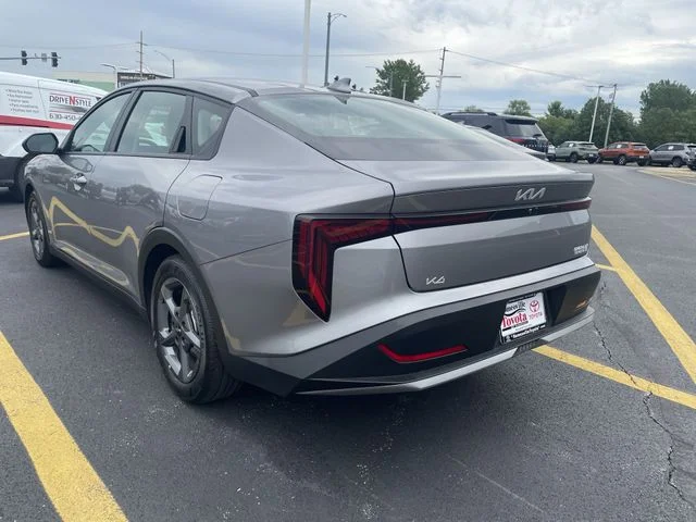 2025 Kia K4 LXS - Photo 29