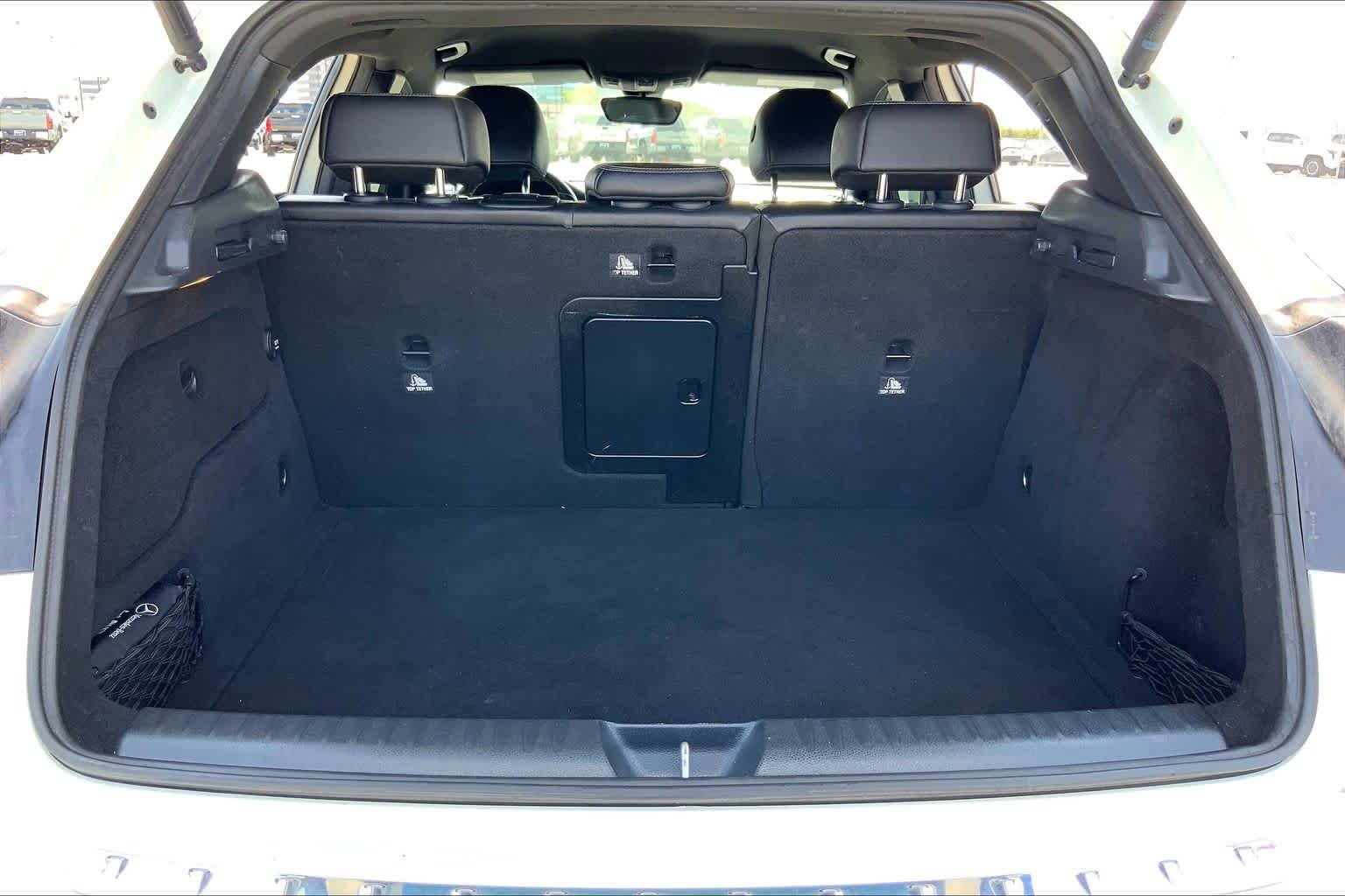 Used 2017 Cirrus White Mercedes-Benz GLA 250 image 34