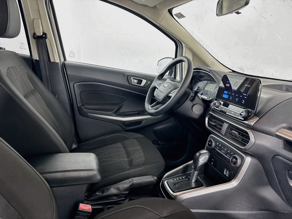 Used 2018 White Ford SE image 30