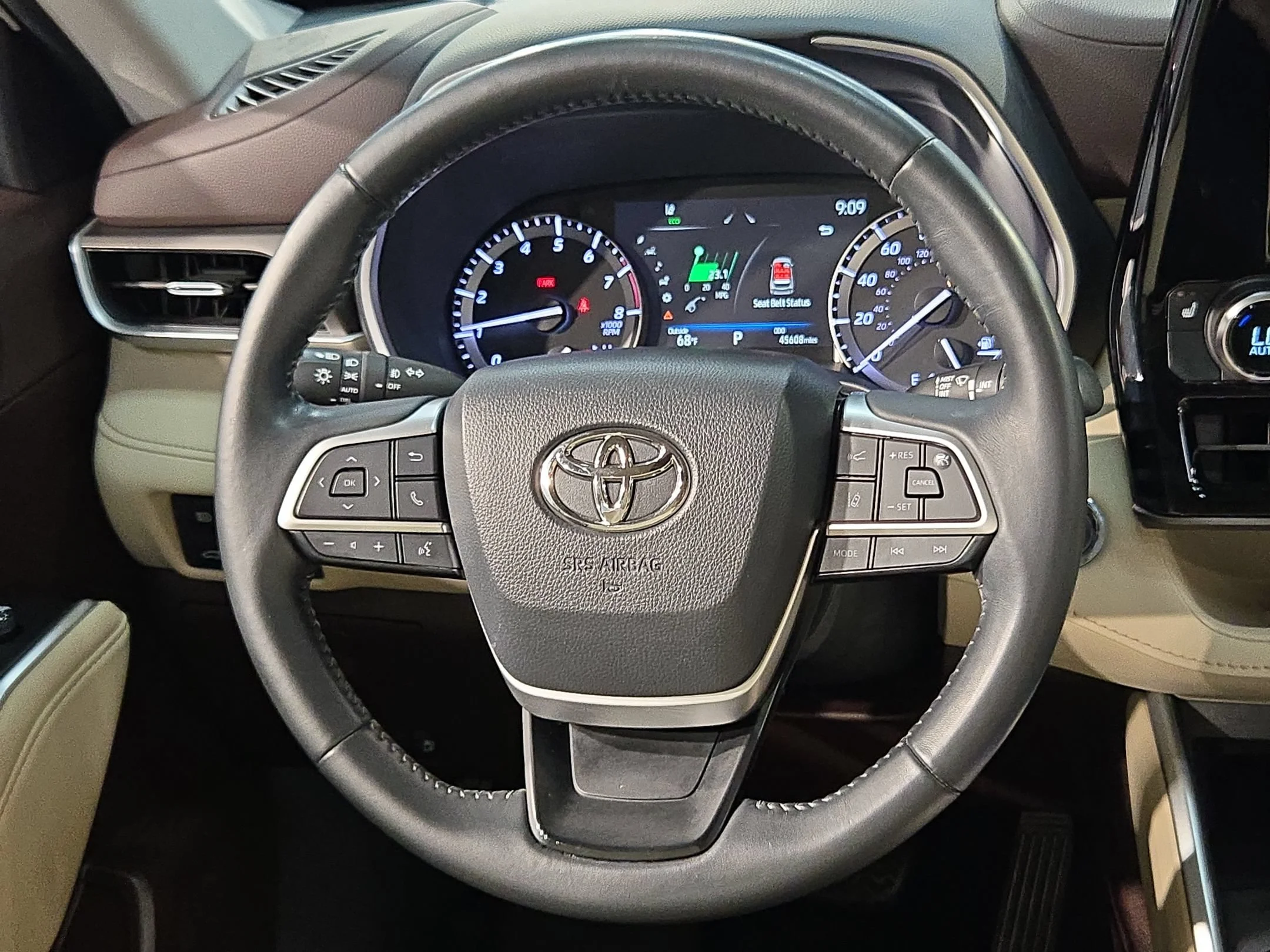 Used 2022 Wind Chill Pearl Toyota XLE image 27