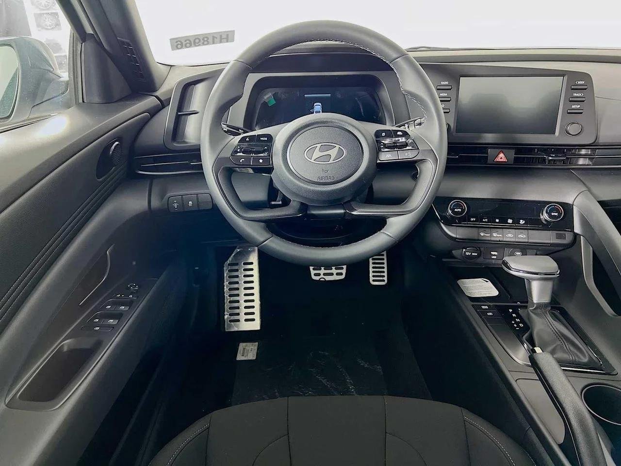 2026 Hyundai Elantra — photo 15