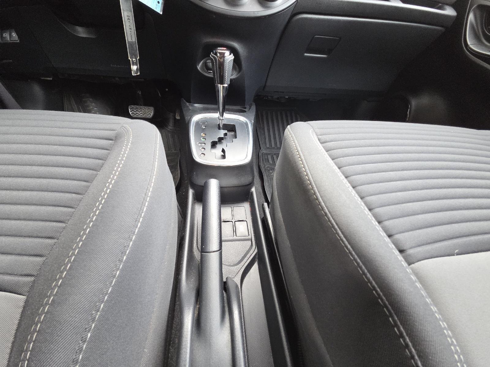 Used 2018 Ice Cap Toyota L image 32