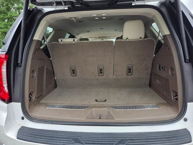 Used 2022 White GMC Denali image 32