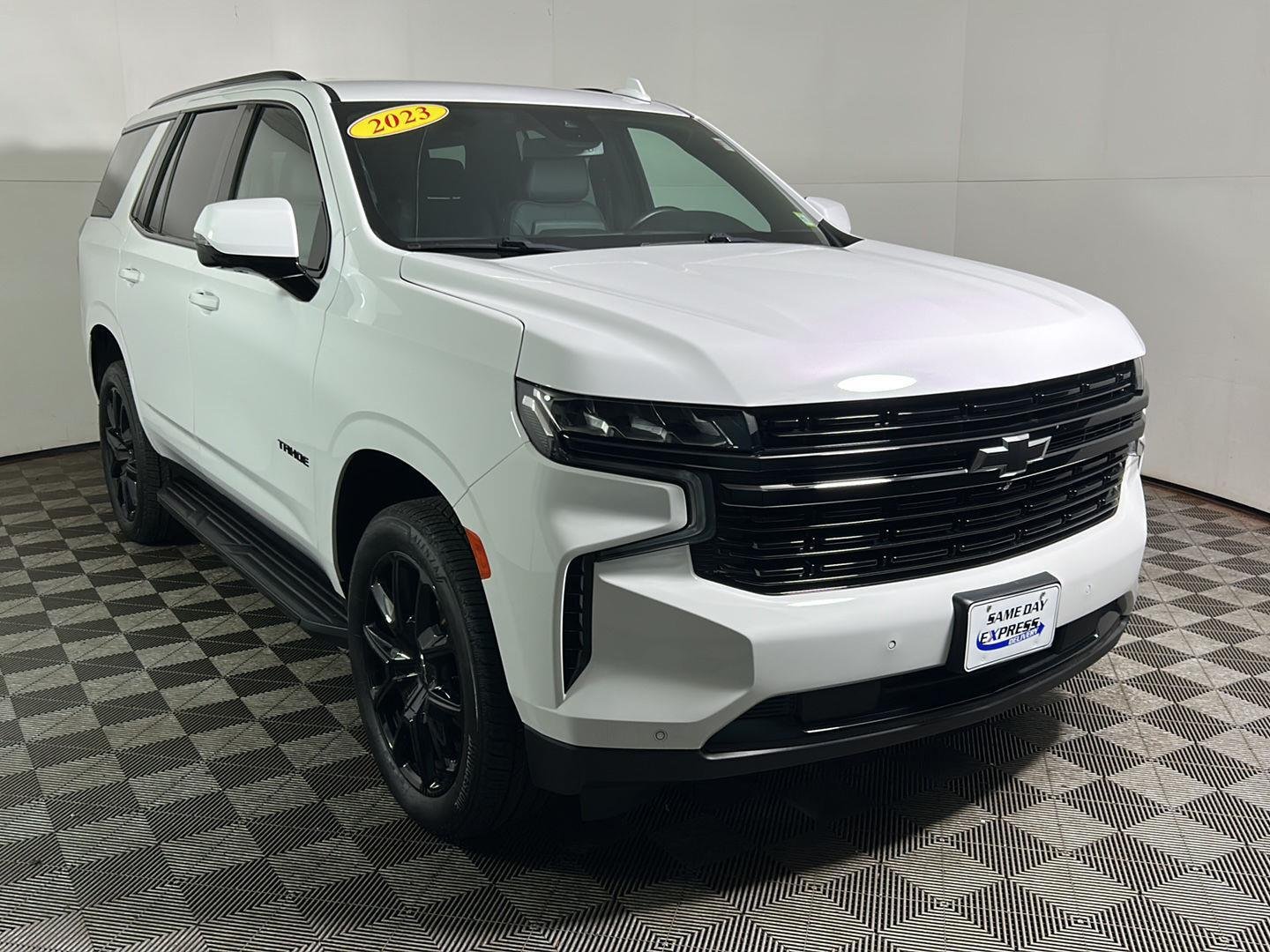Used 2023 Summit White Chevrolet RST image 4