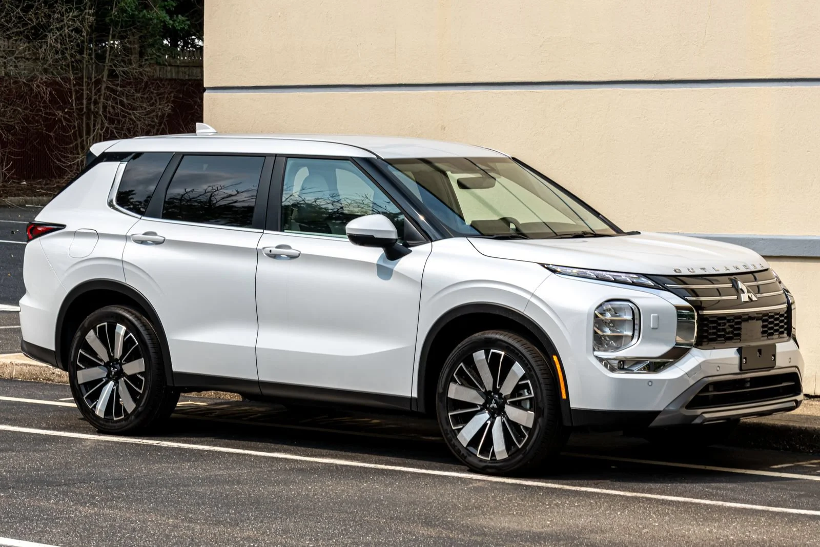 New 2026 White Mitsubishi SE image 11
