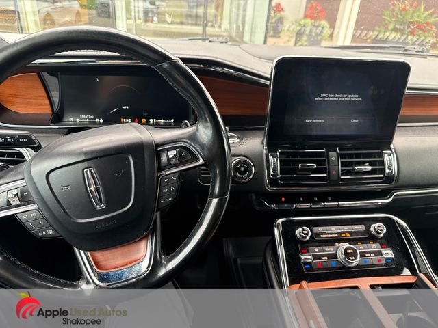 Used 2019 Black Lincoln Reserve image 8