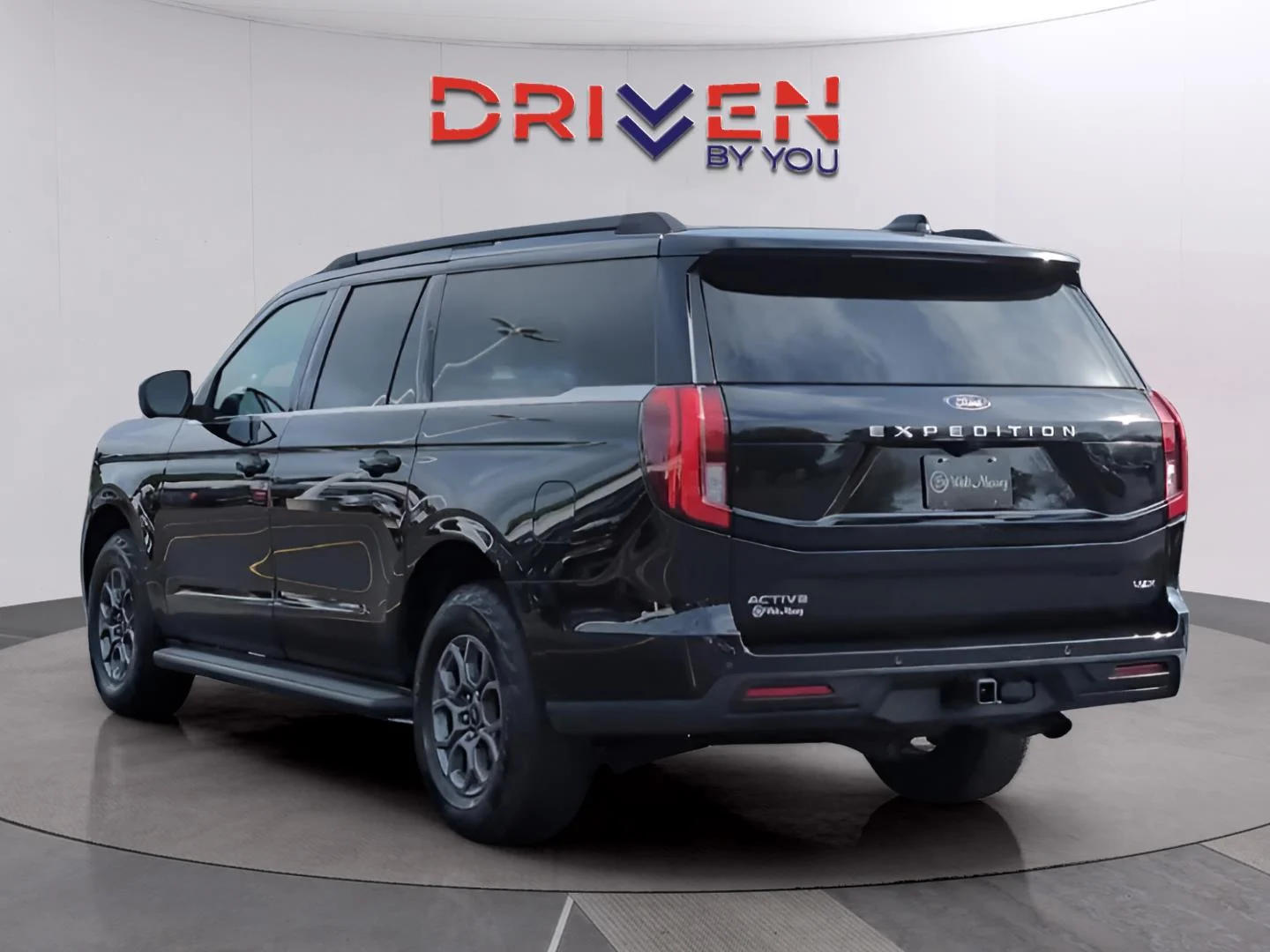 Used 2025 Agate Black Ford Active image 3