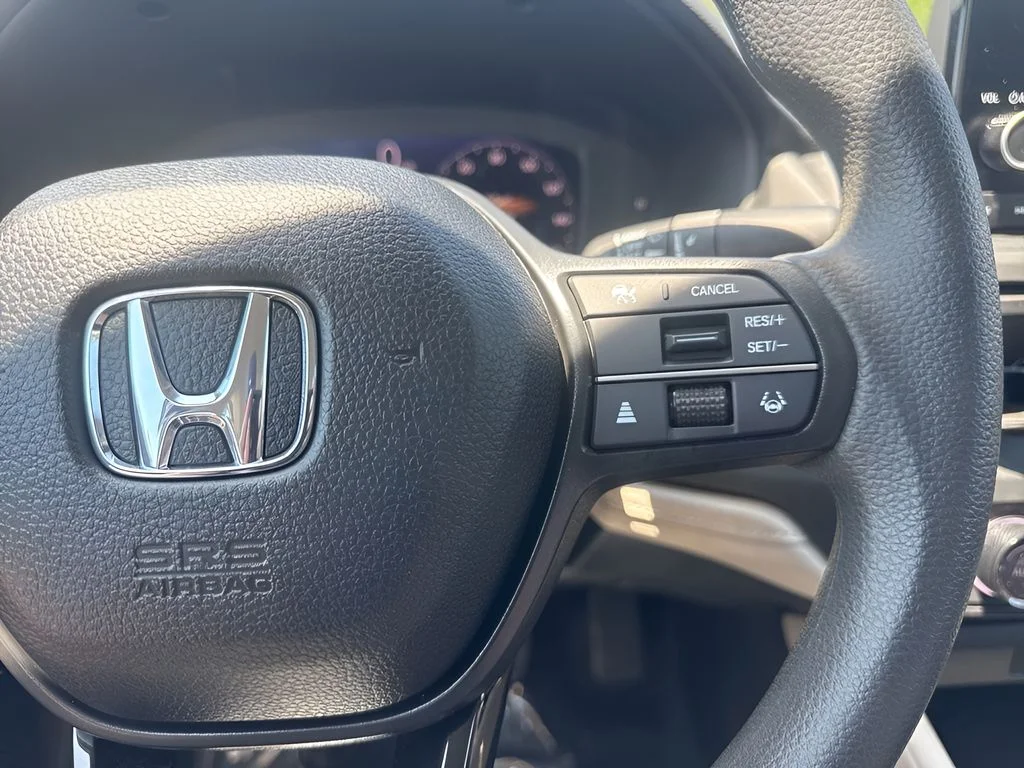 Used 2025 White Honda LX image 16