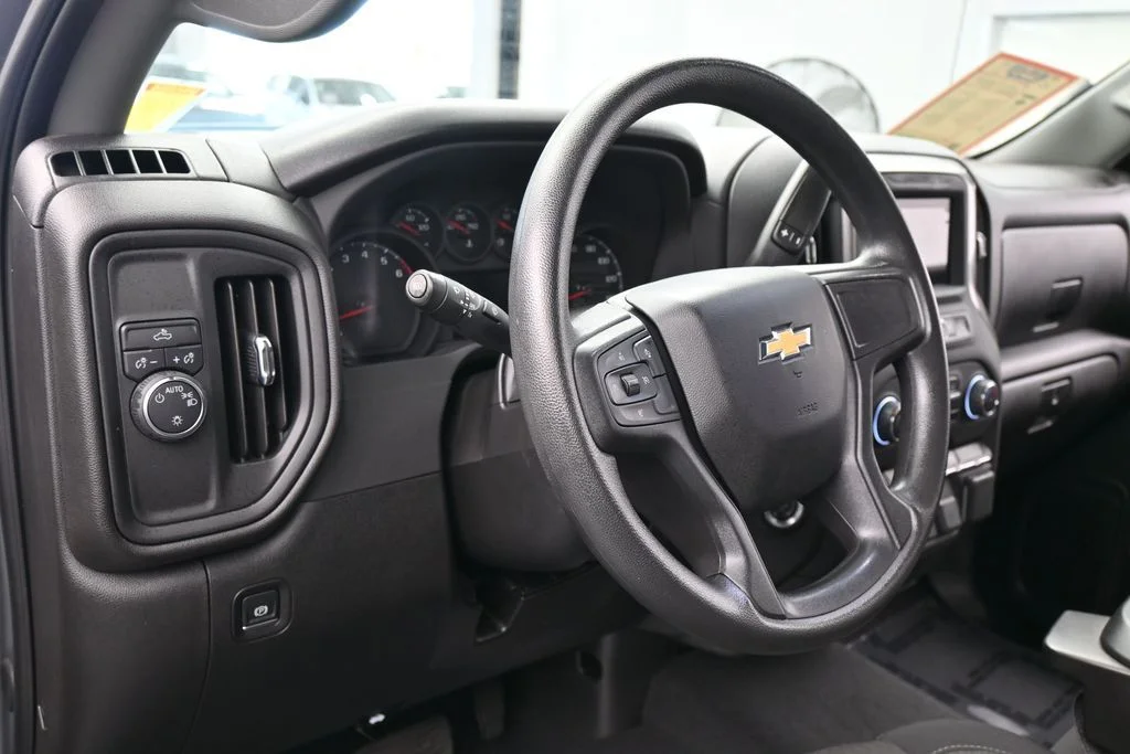 Used 2025 Sterling Gray Metallic Chevrolet Custom image 15