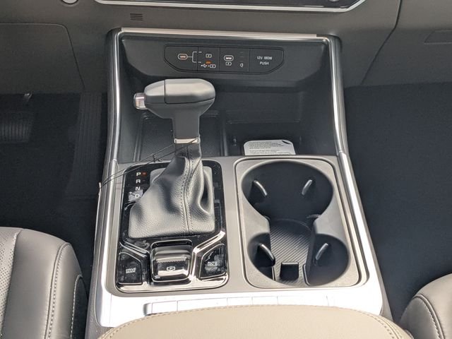 New 2026 Ivory Silver Kia EX image 20