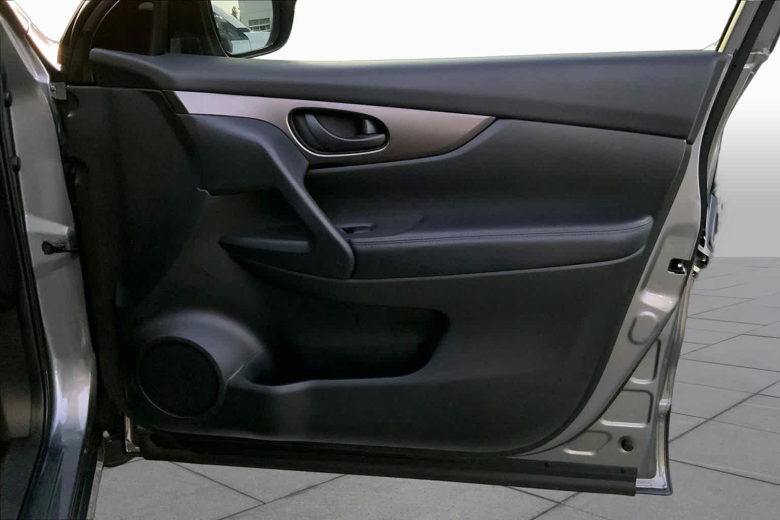 Used 2022 Gun Metallic Nissan S image 20