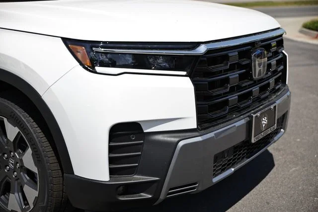 New 2026 Platinum White Pearl Honda Touring image 18