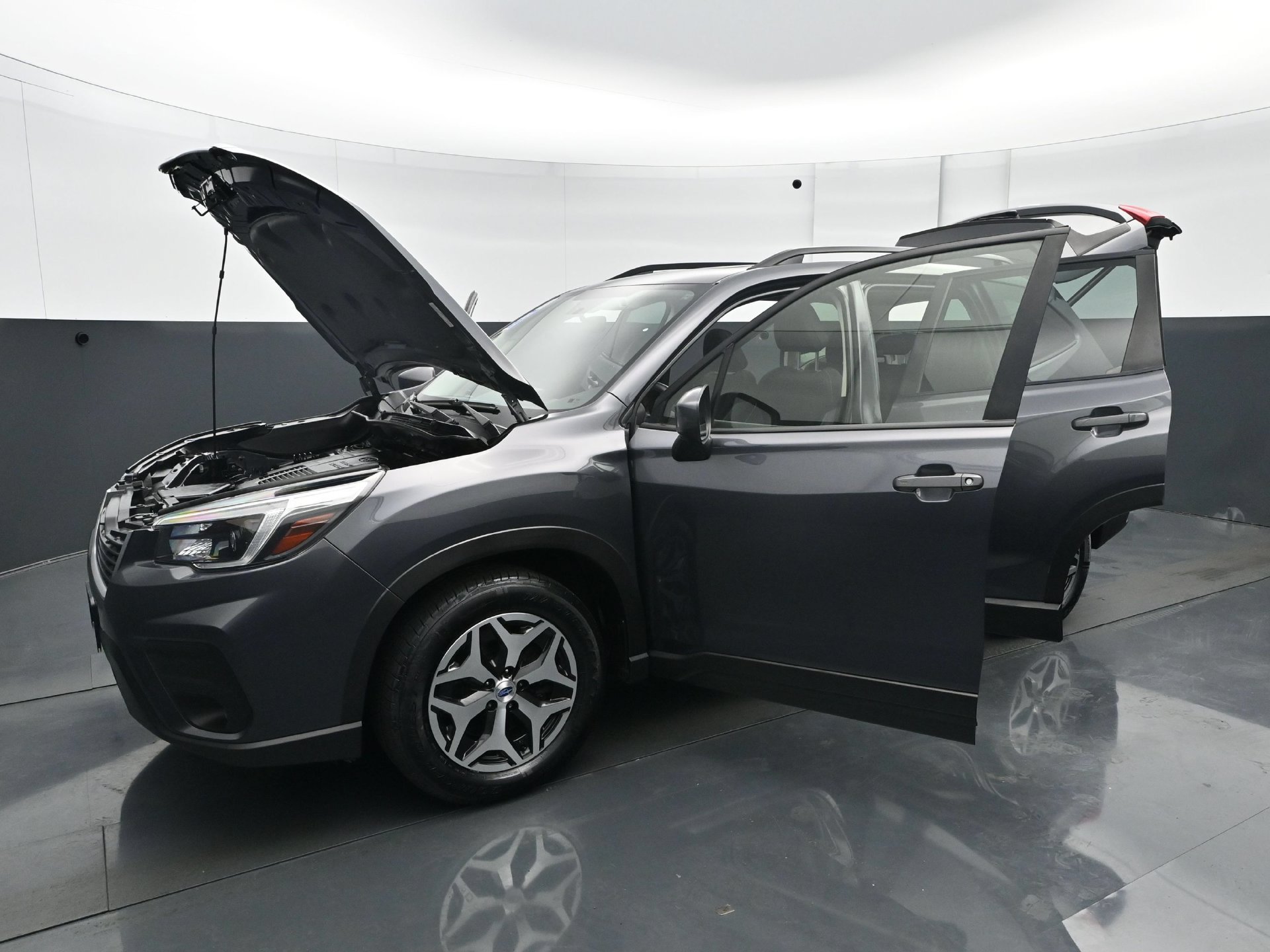 Used 2021 Magnetite Gray Metallic Subaru Premium image 31