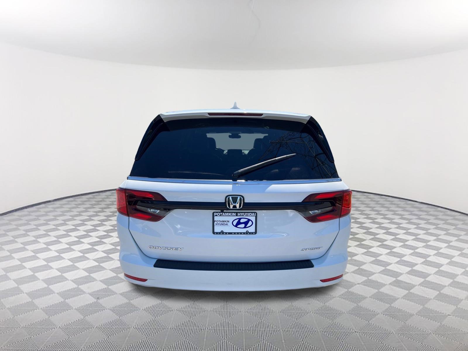 Used 2024 Platinum White Pearl Honda Sport image 7