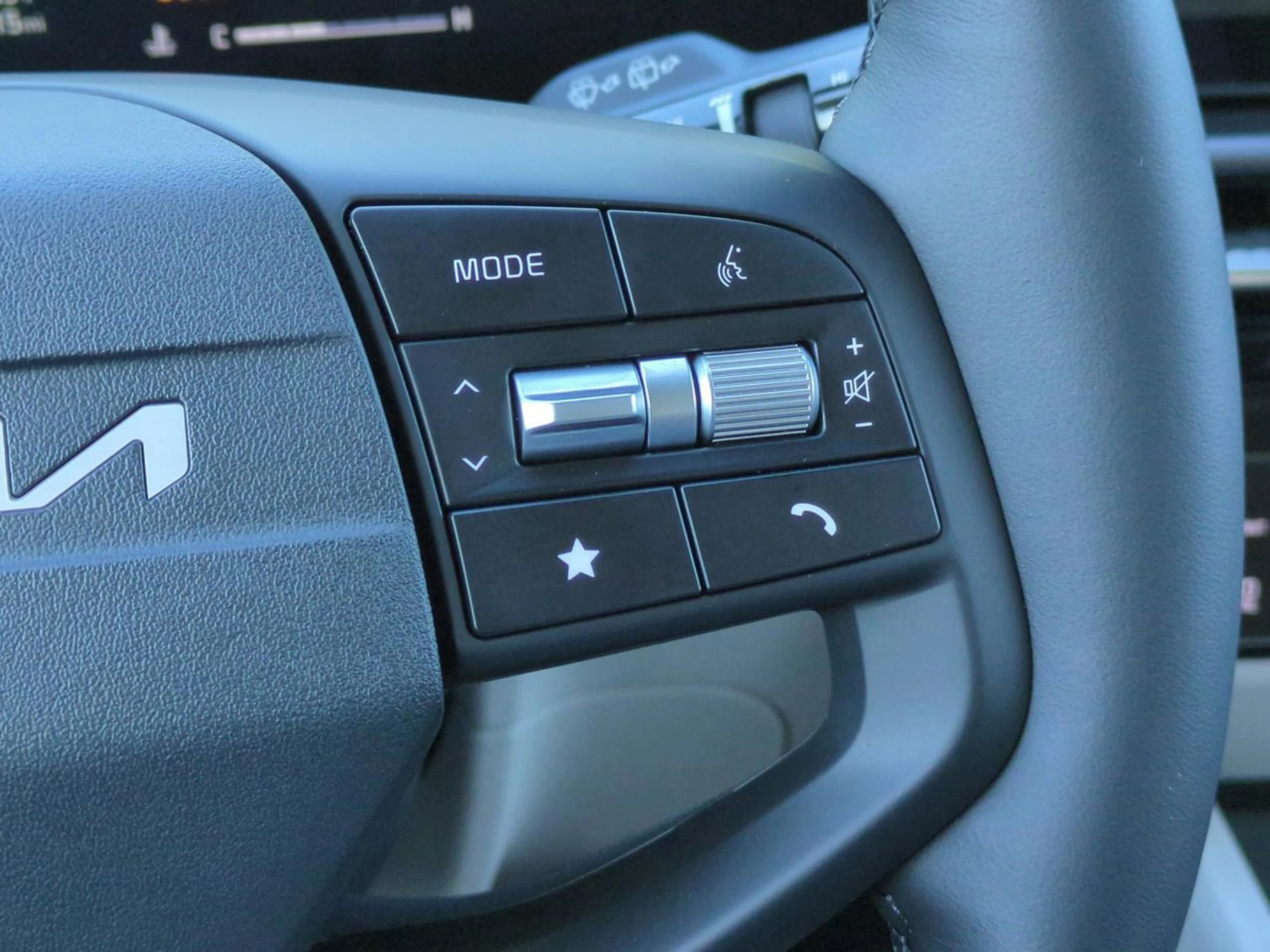 New 2026 Panthera Metal Gray Kia EX image 73