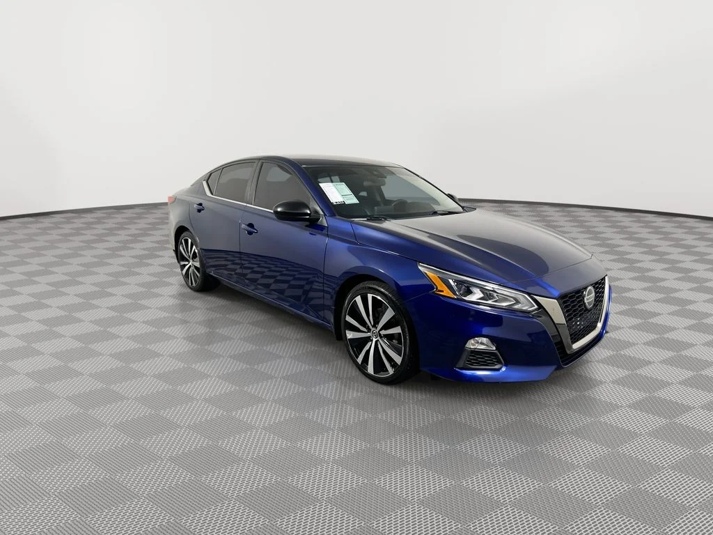 Certified Used 2022 Blue Nissan 2.5 SR image 2