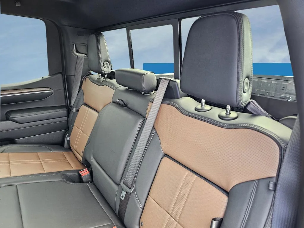 Used 2025 Sterling Gray Metallic Chevrolet High Country image 34