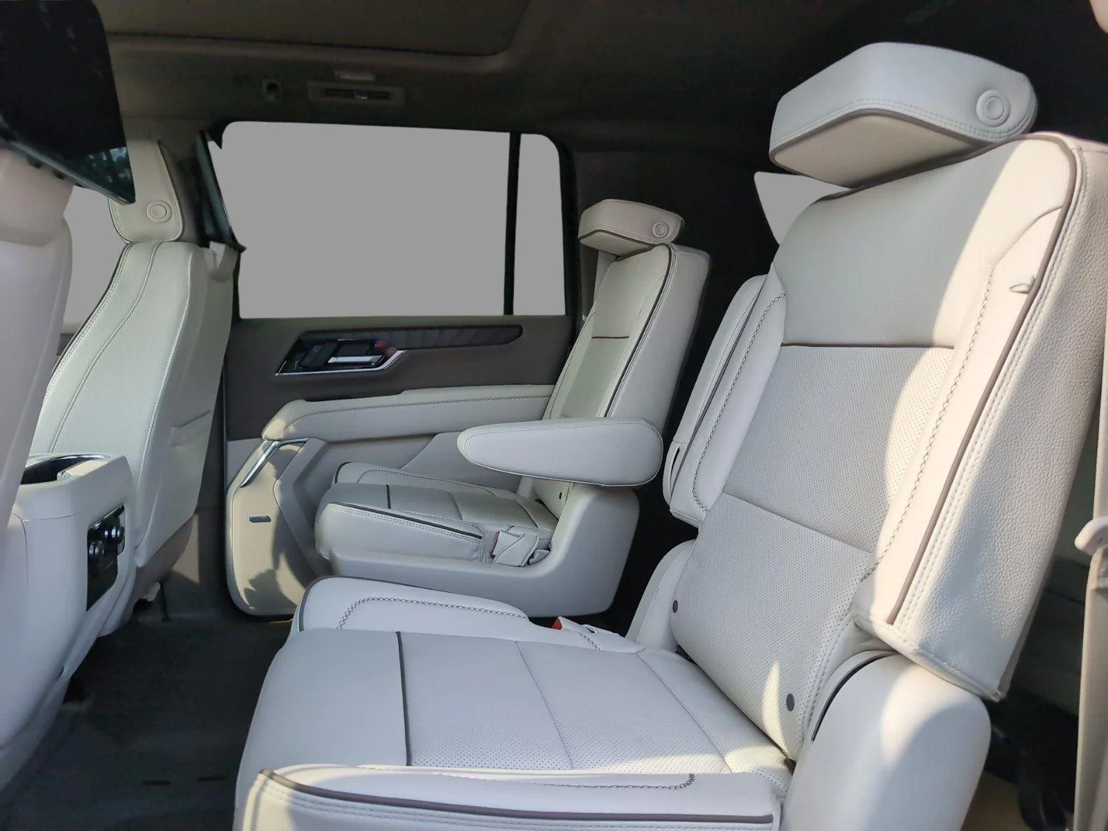 New 2026 Glacier White Tricoat GMC Denali image 39
