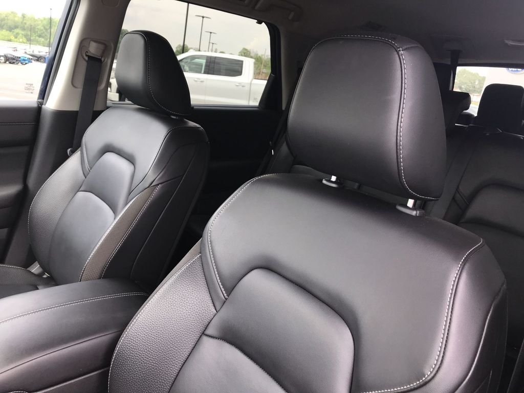 Used 2023 Blue Nissan SL image 11
