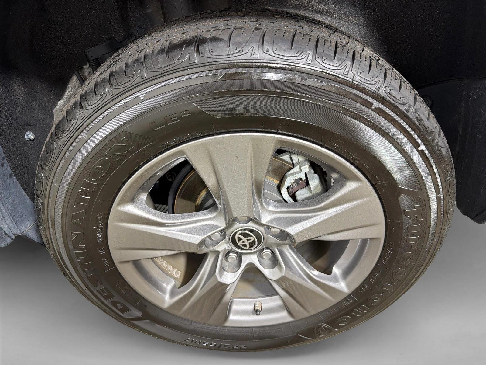 Used 2024 Ice Cap Toyota Hybrid LE image 19