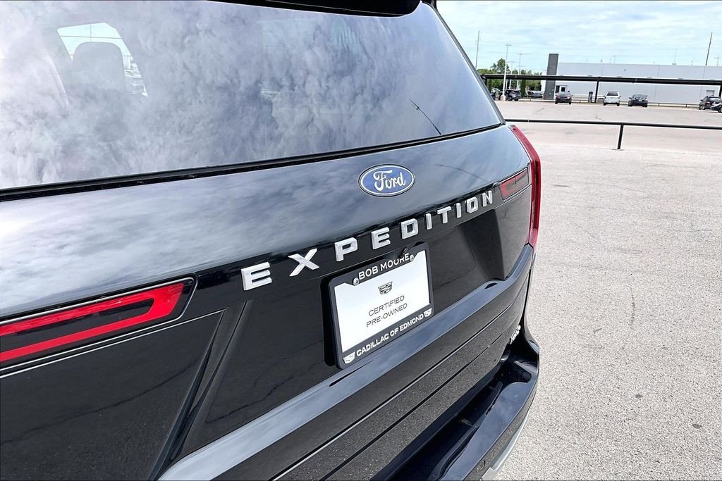 Used 2025 Black Ford Platinum image 32