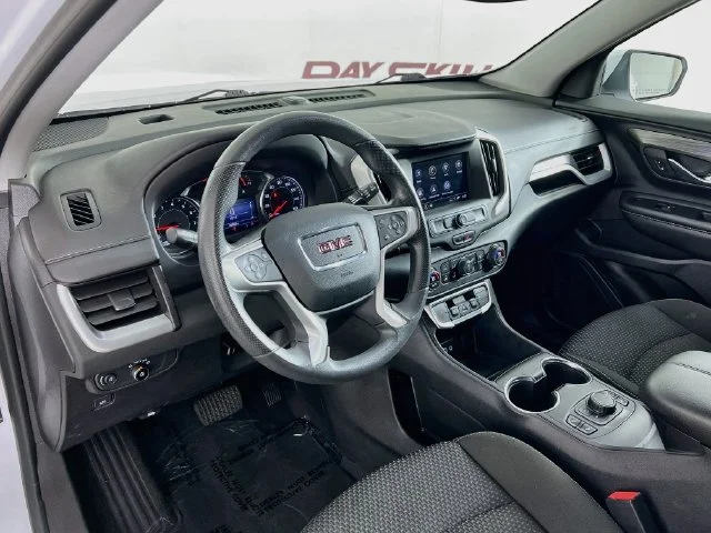 Used 2023 White GMC SLE image 33