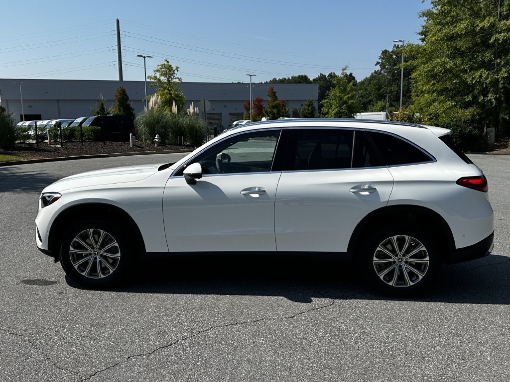 New 2027 Polar White Mercedes-Benz GLC 300 image 42