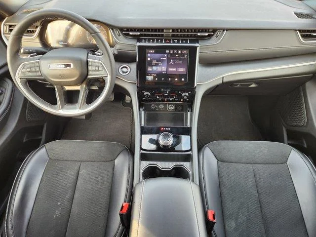 Used 2025 Baltic Gray MET Jeep Laredo 4x2 image 25