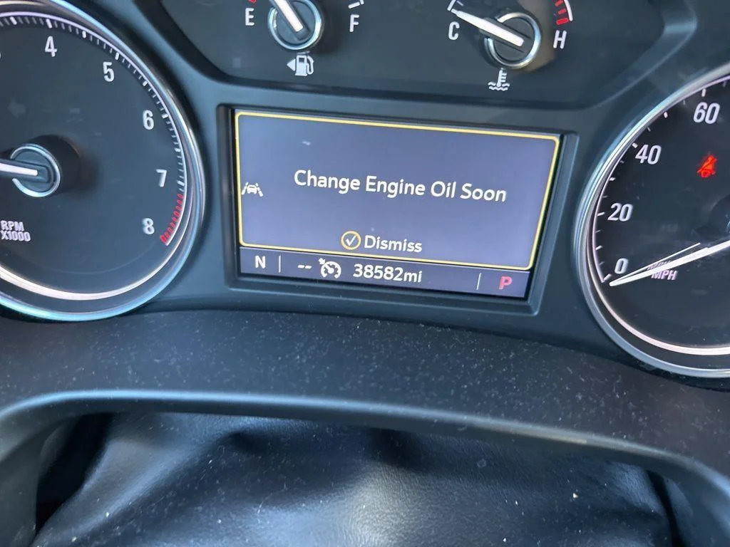 Used 2024 Blue Metallic Buick Essence image 8