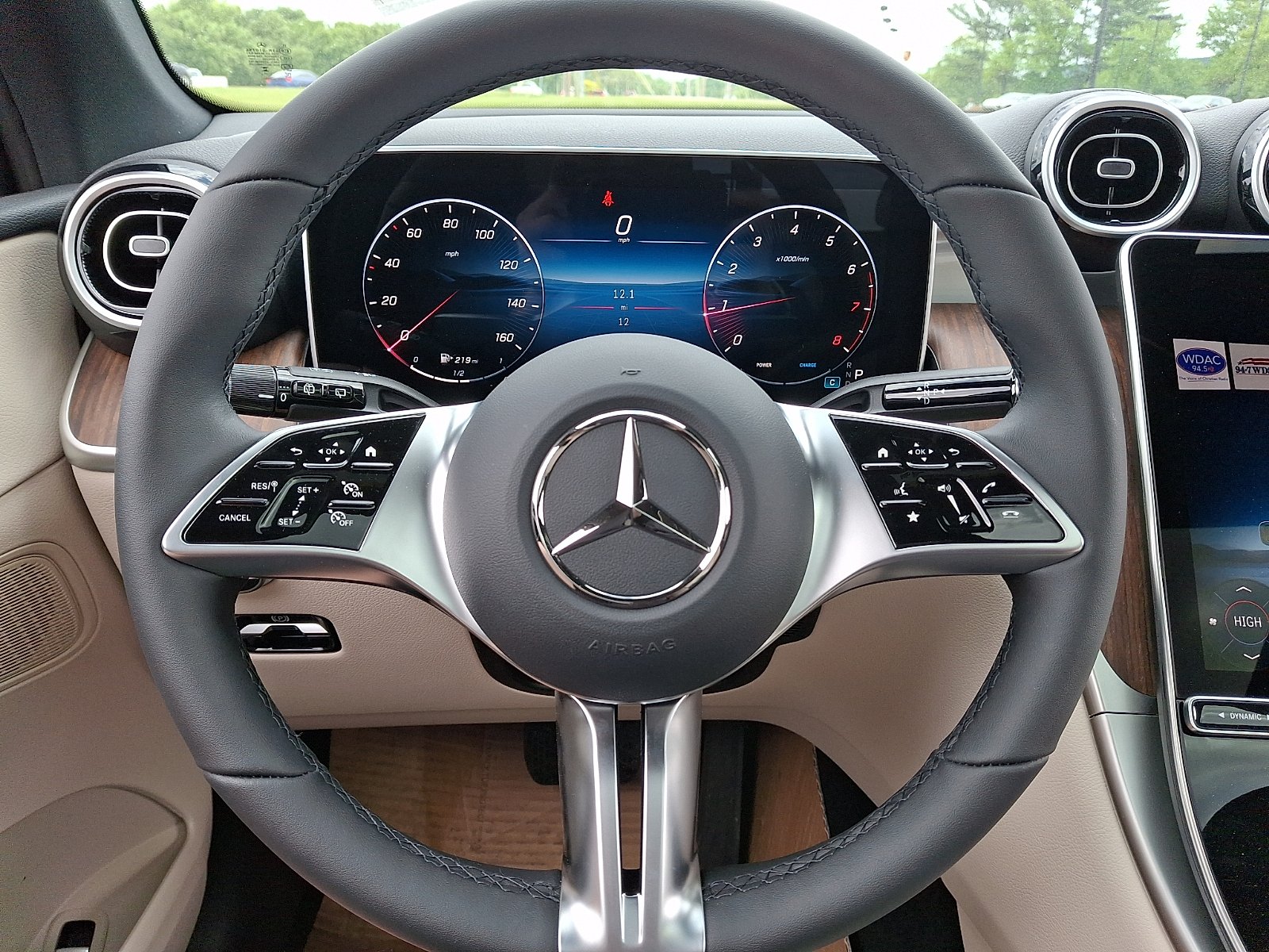 New 2026 Polar White Mercedes-Benz GLC 300 image 16