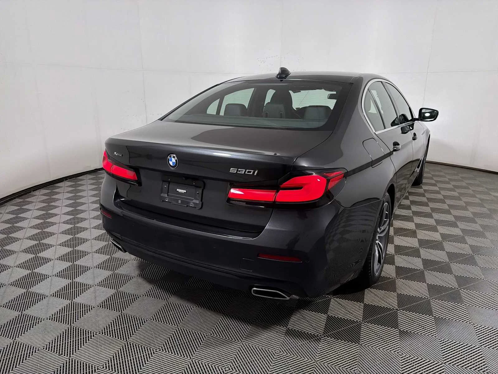 2023 BMW 5 Series 530i - Photo 6