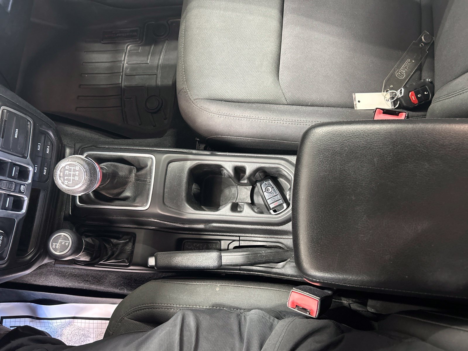 Used 2018 Black Jeep Unlimited Sport S image 30
