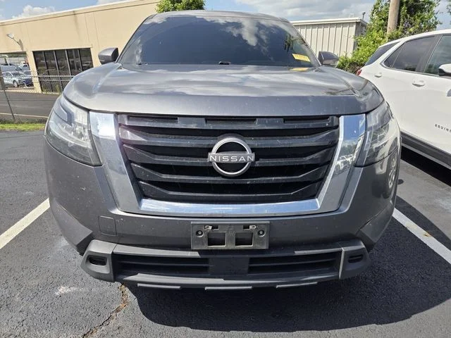 Used 2022 Gray Nissan S image 7