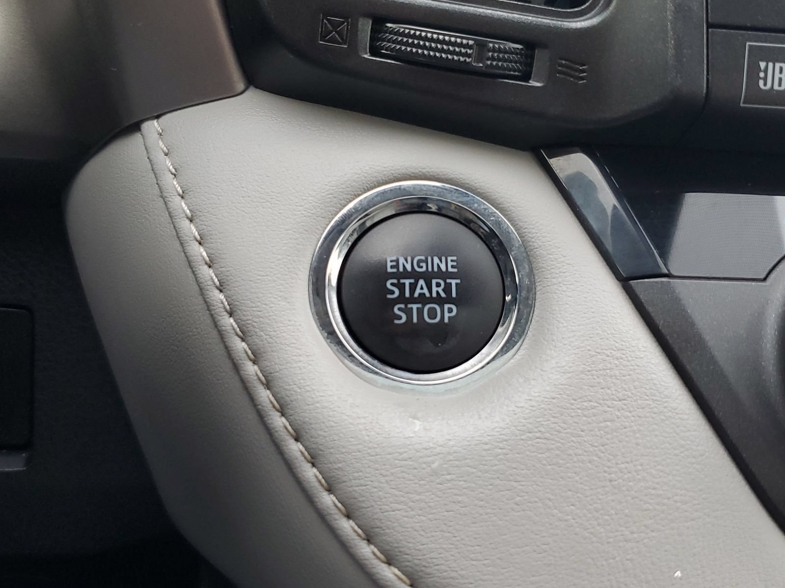2018 Toyota RAV4 Limited - Photo 24