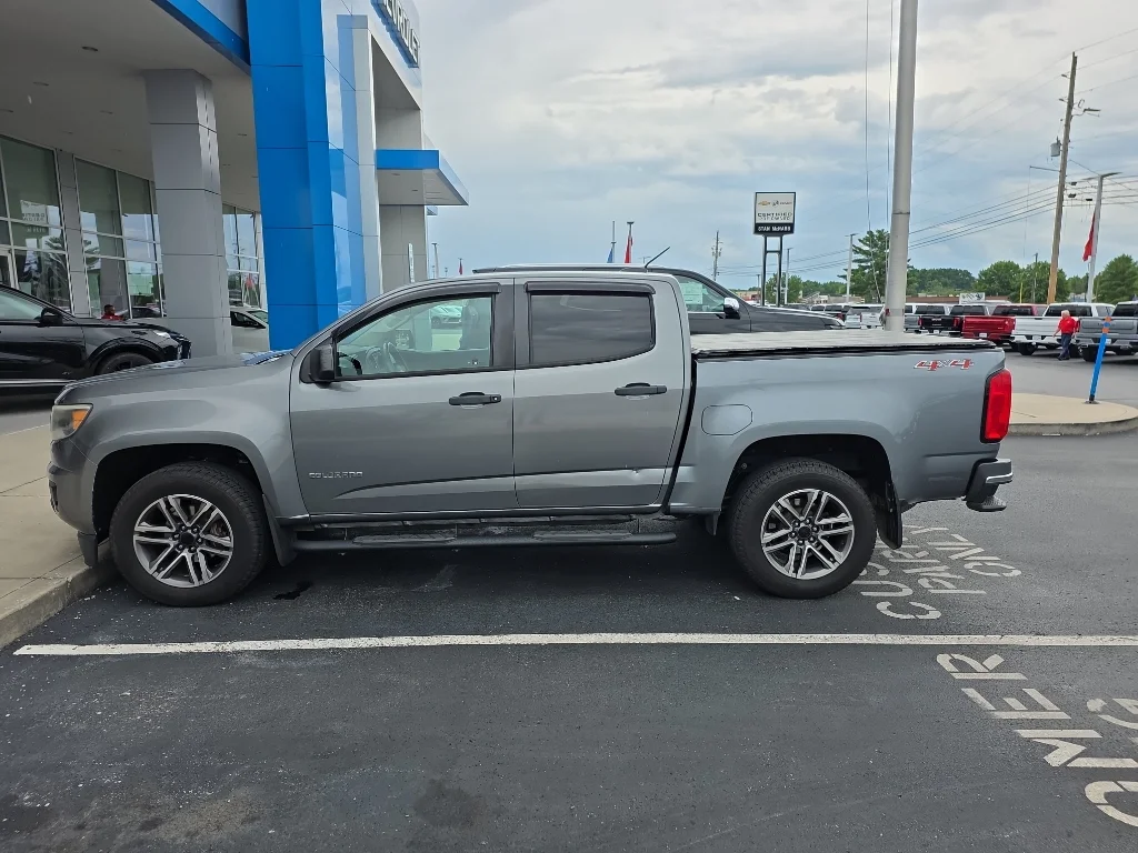 Used 2018 SATIN STEEL METALLIC Chevrolet 4WD Work Truck image 1