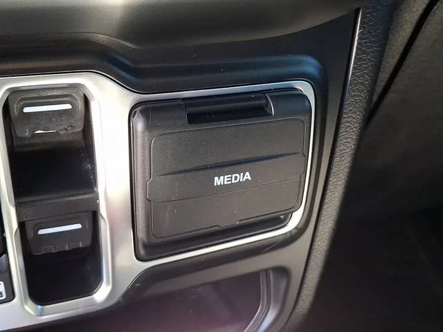 Used 2020 Teal Jeep Sport S 4x4 image 26