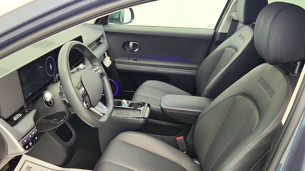 Used 2025 Digital Teal Hyundai Limited RWD image 21