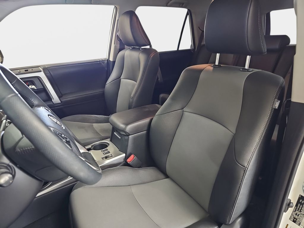 Used 2019 White Toyota SR5 Premium image 17