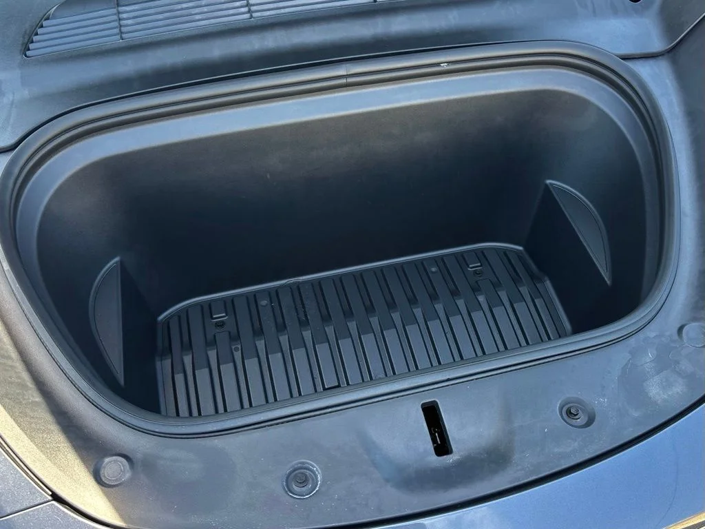 Used 2022  Tesla Performance image 7