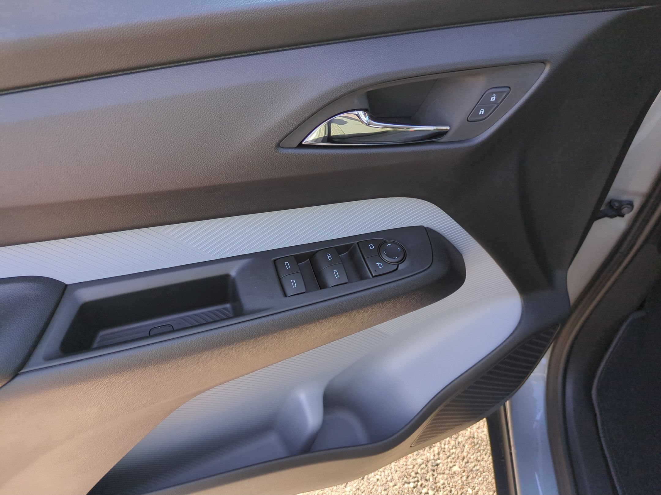 2027 Chevrolet Bolt LT - Photo 23