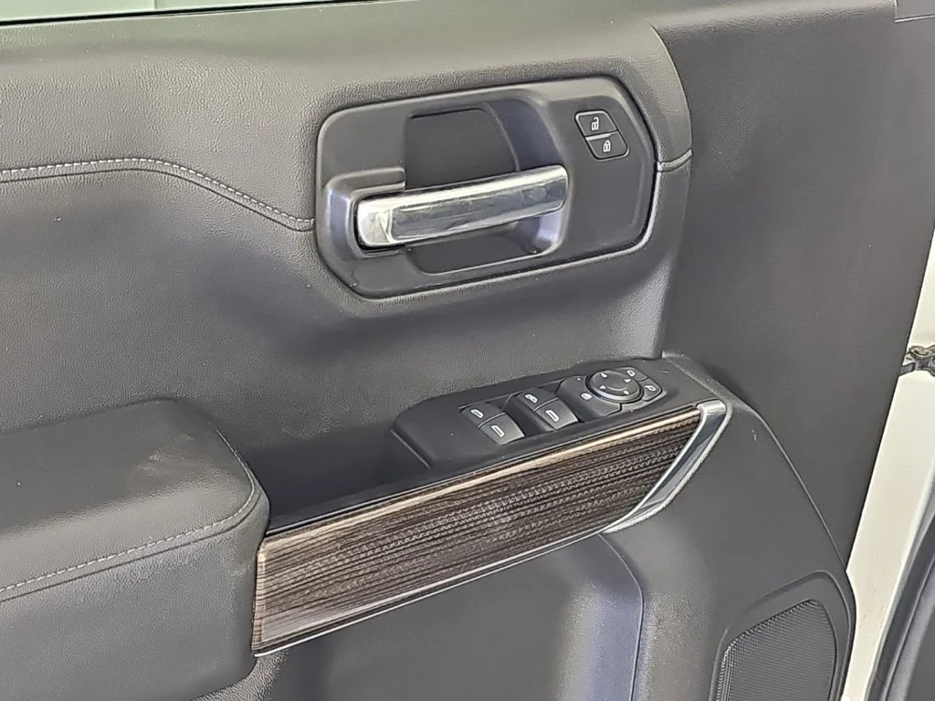 Used 2020 Silver Chevrolet LT image 11