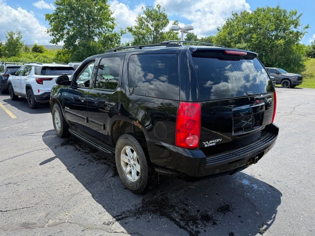 Used 2013 Black GMC SLE image 2