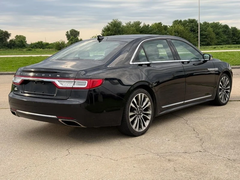 Used 2020 Black Lincoln Reserve AWD image 5
