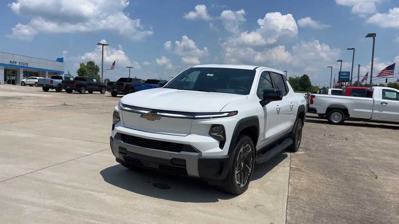 2026 Chevrolet Silverado EV LT - Photo 63