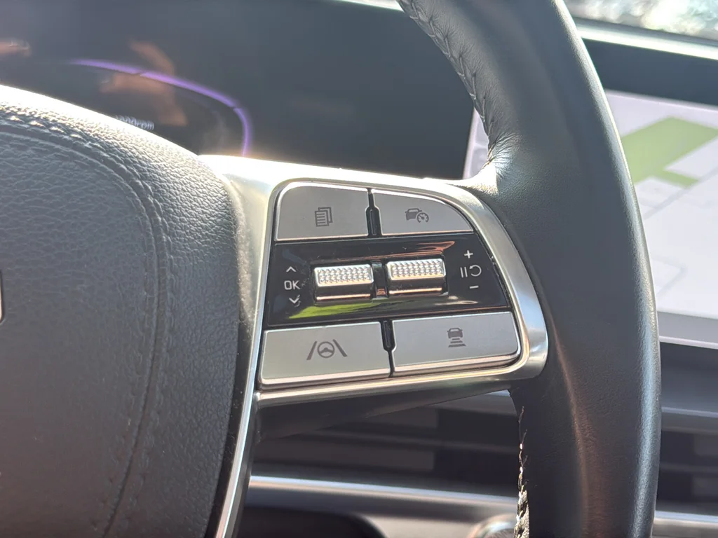 Used 2025 Black Kia S image 17