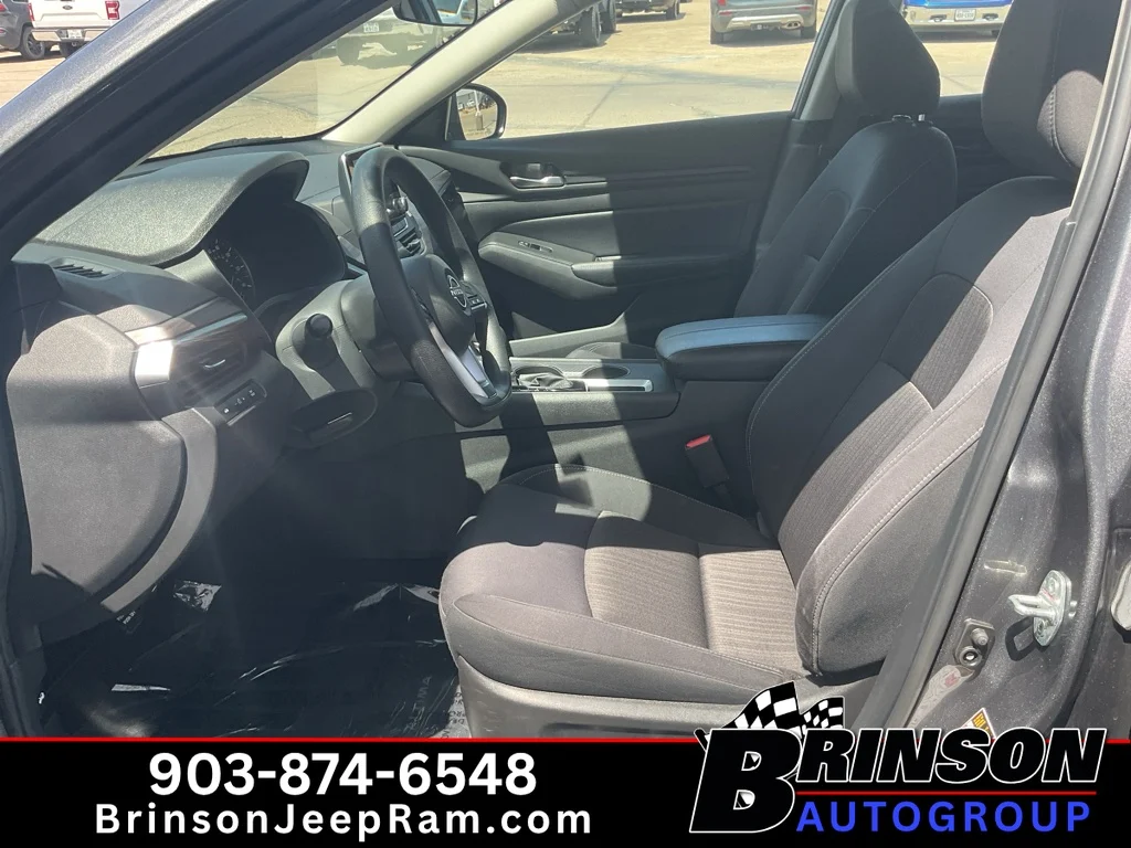 Used 2025 Gun Metallic Nissan SV image 23