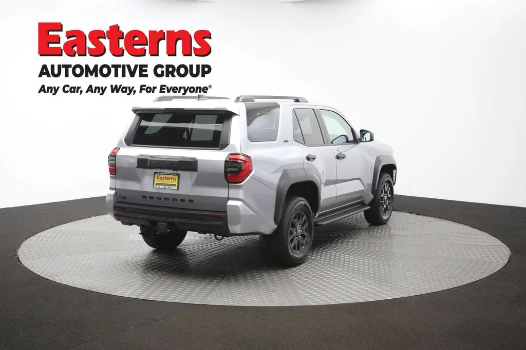 Used 2025 Silver Toyota SR5 image 39