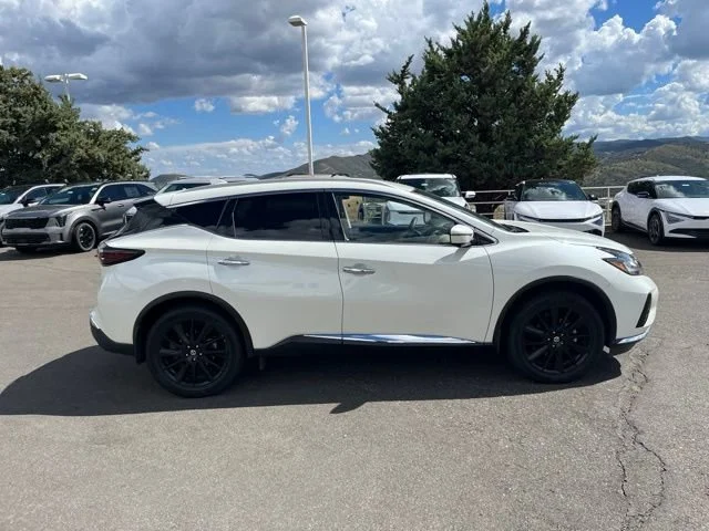 Used 2021 Pearl White Tricoat Nissan SL image 6