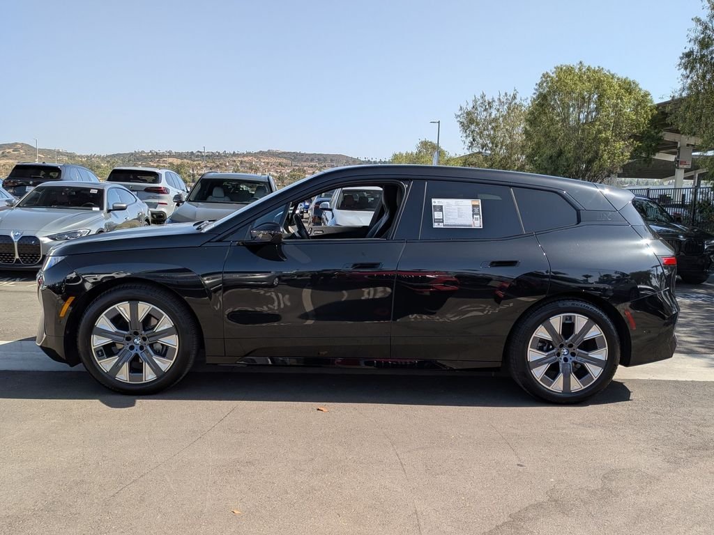Used 2026 Black BMW xDrive45 image 5