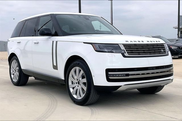 New 2026 Fuji White Land Rover SE image 2